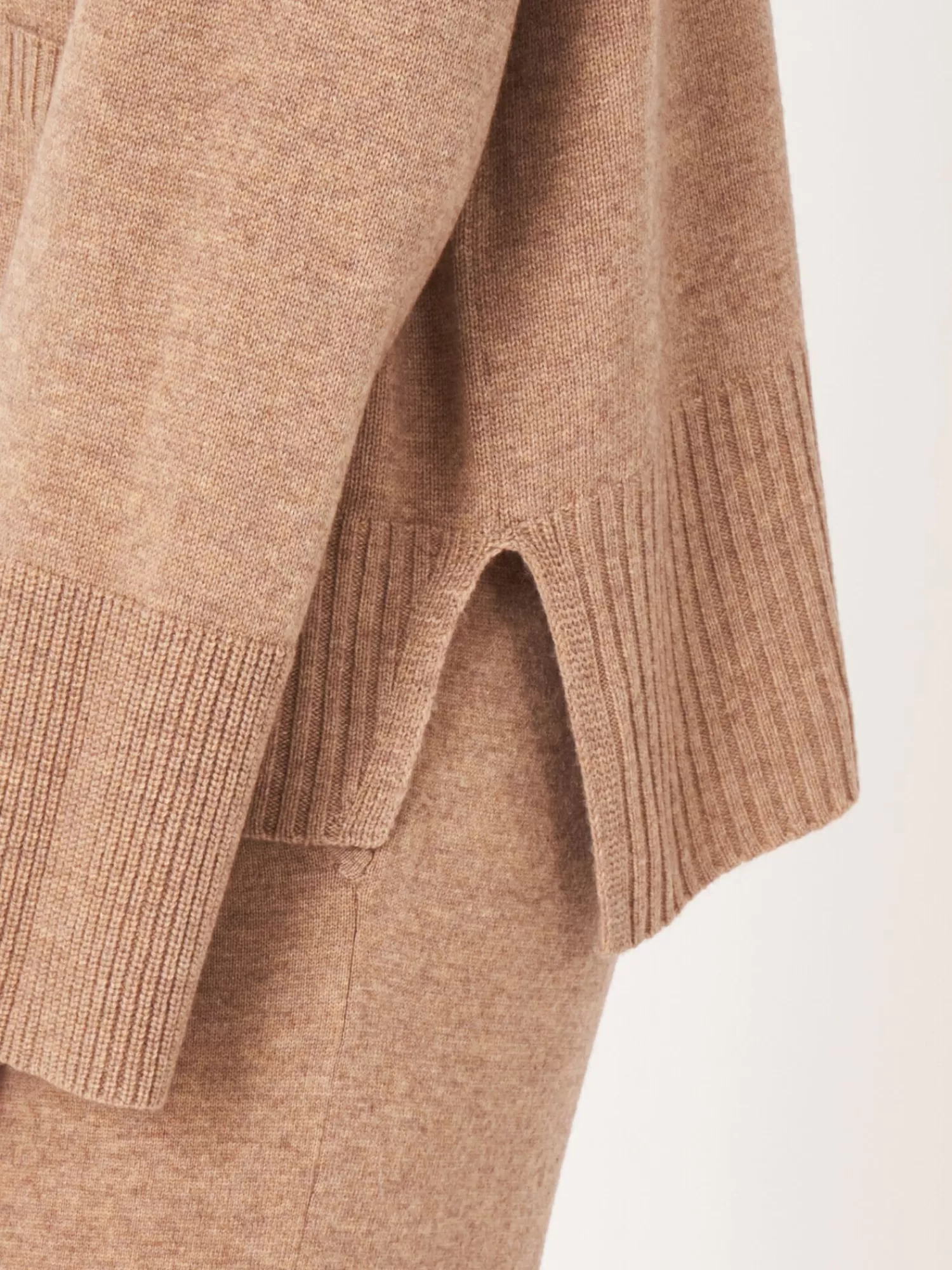 REPEAT cashmere Vesten*Vest met voorzak en wijde mouwen met geribd detail Camel