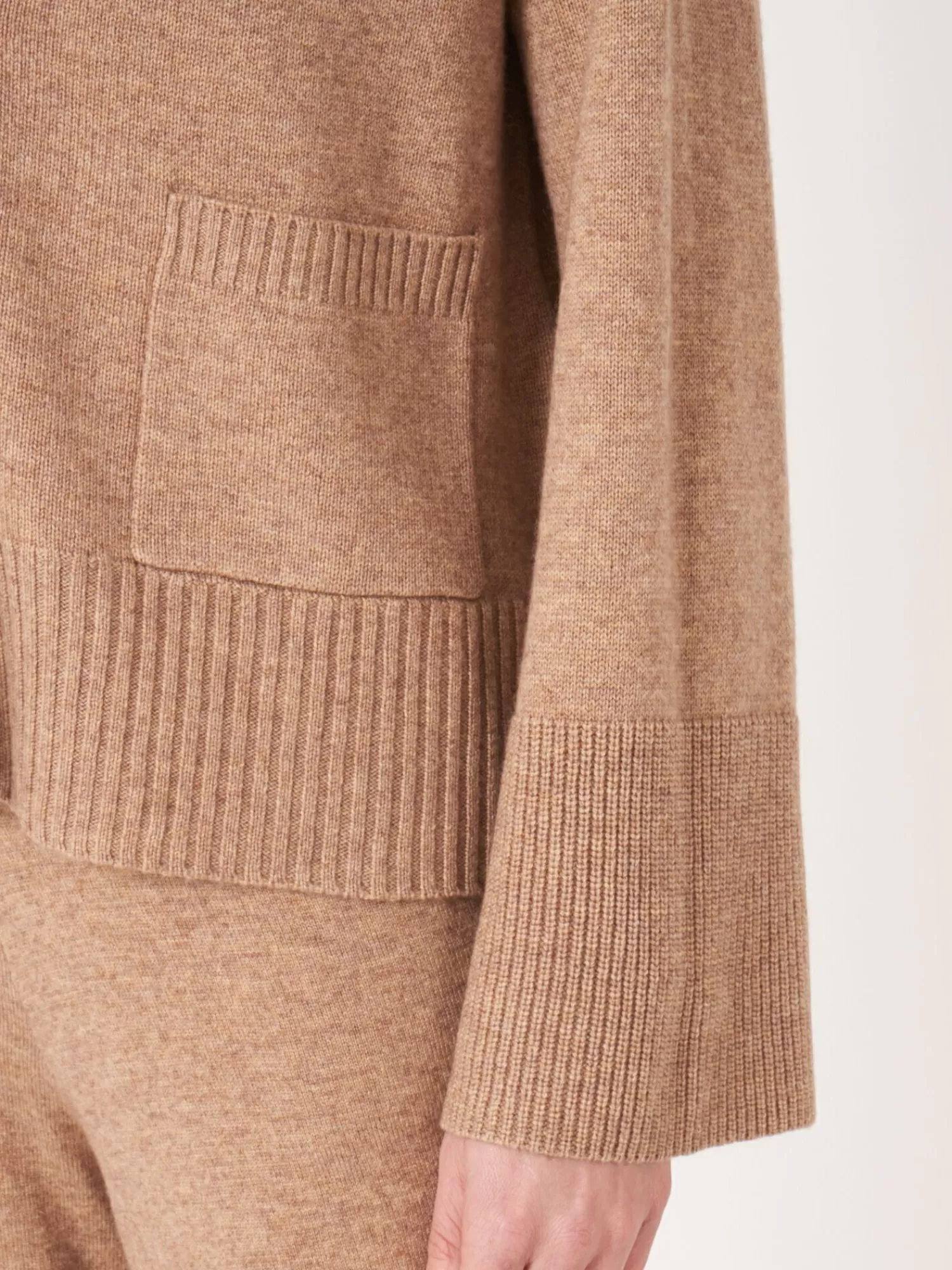 REPEAT cashmere Vesten*Vest met voorzak en wijde mouwen met geribd detail Camel