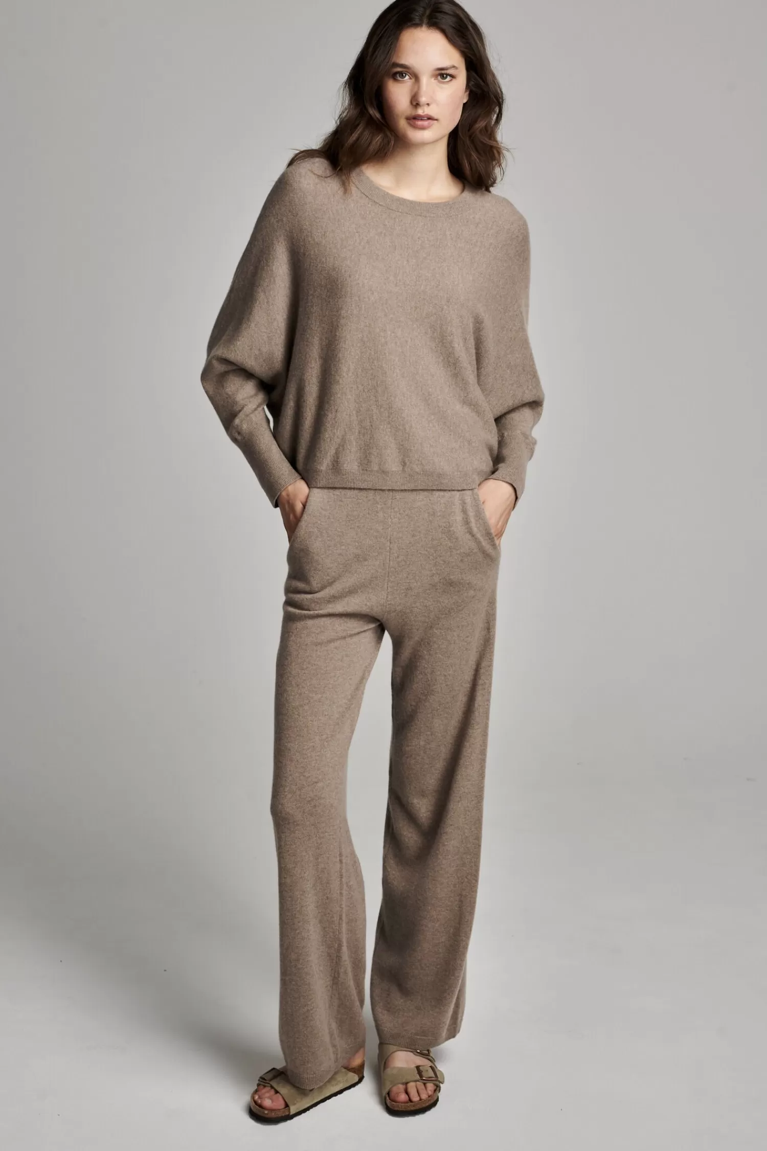 REPEAT cashmere Broeken*Wijde cashmere broek Taupe