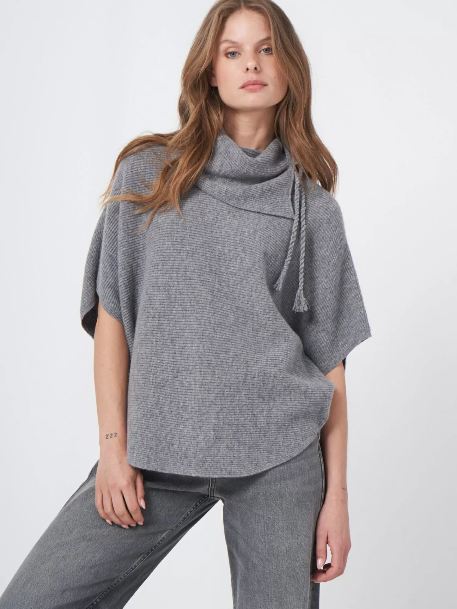 REPEAT cashmere Poncho's | Truien*Wollen ribgebreide poncho met wijde rolkraag Grey