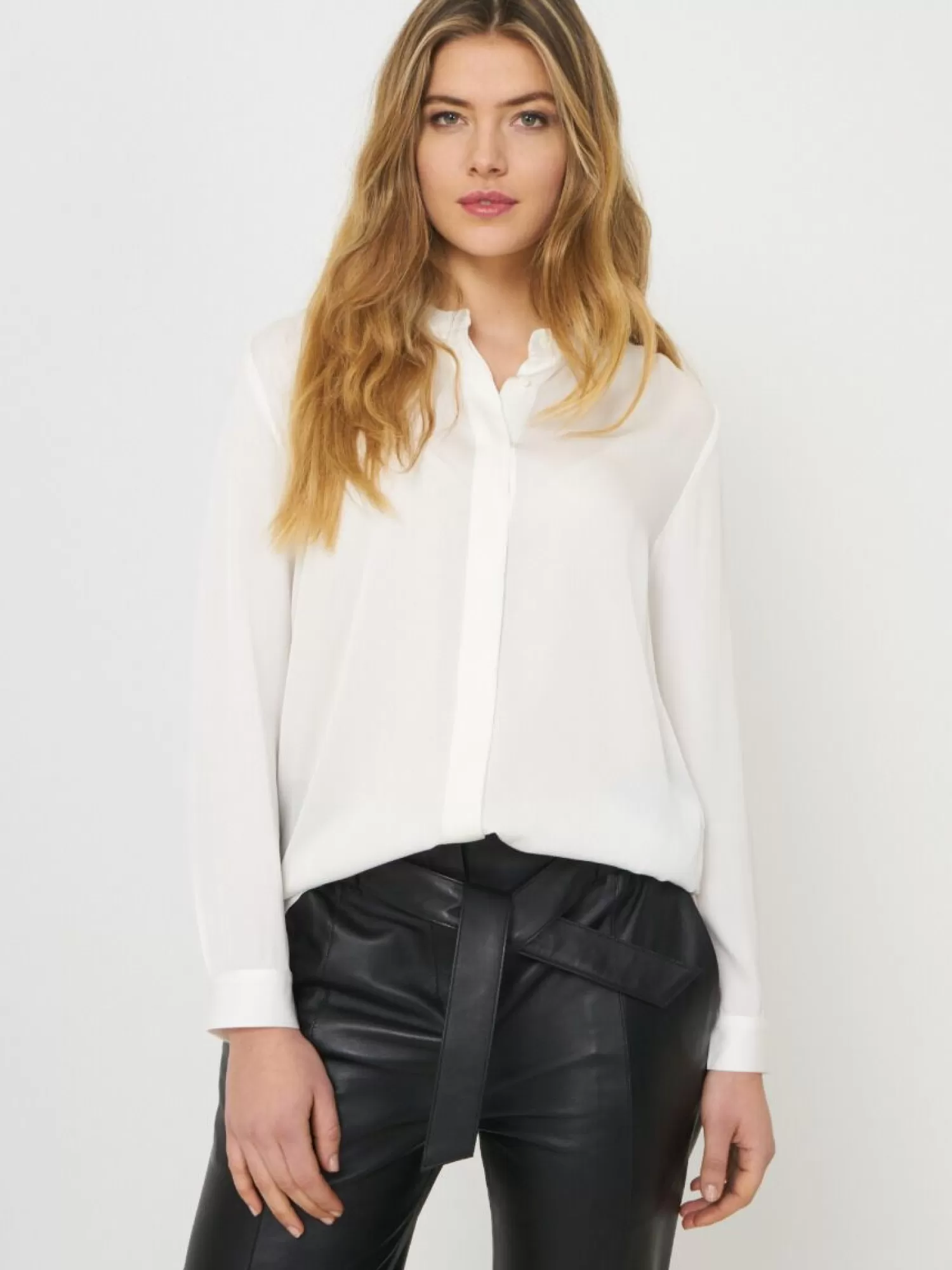 REPEAT cashmere Blouses | Blouses*Zijden blouse met Mao-kraag Cream