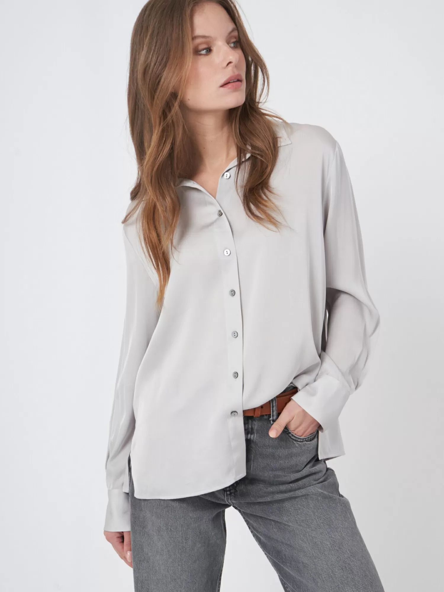 REPEAT cashmere Blouses*Zijden overhemd met borstzakje en zijsplitten Silver