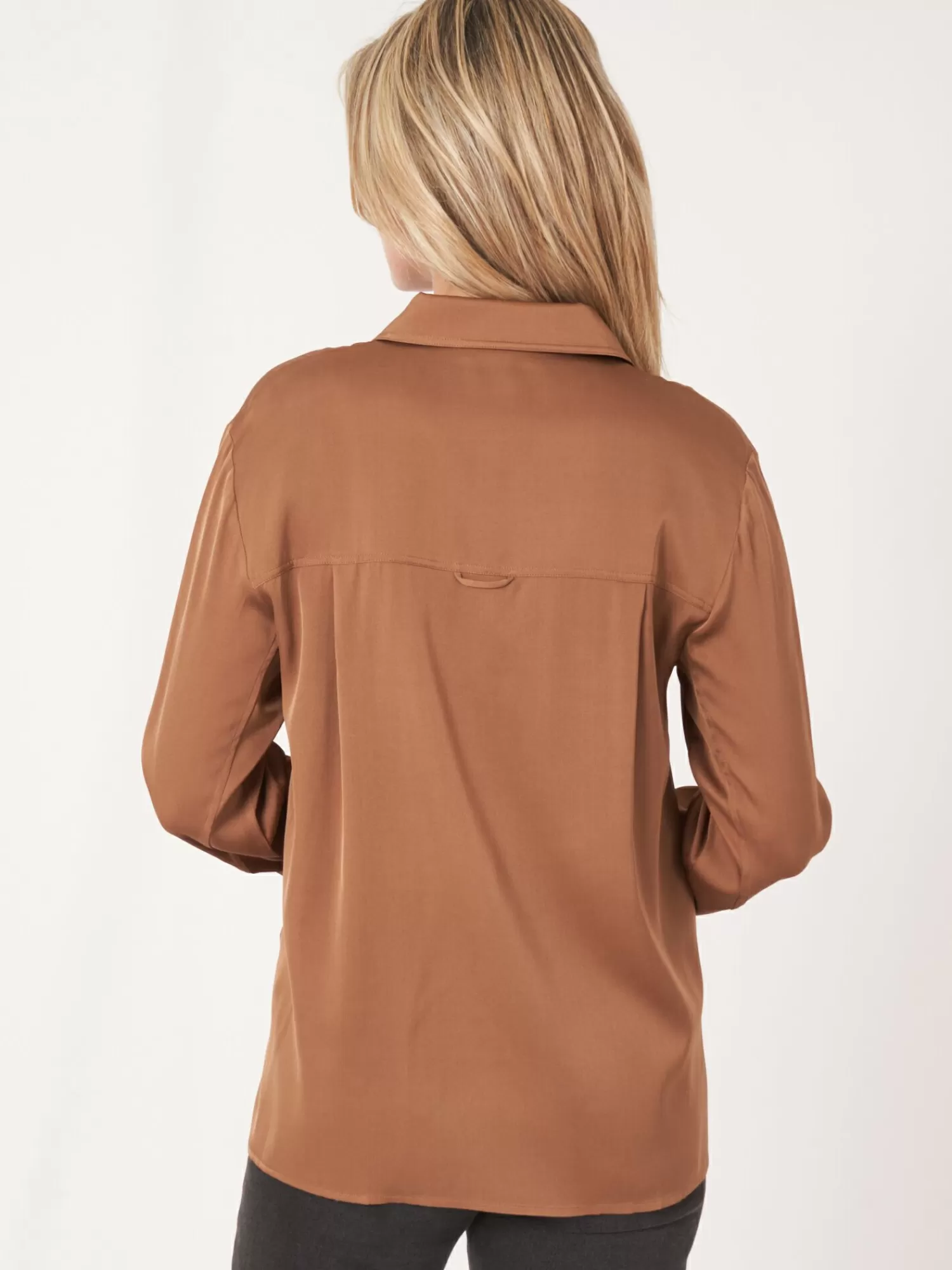 REPEAT cashmere Blouses*Zijden overhemd met borstzakje en zijsplitten Hazel