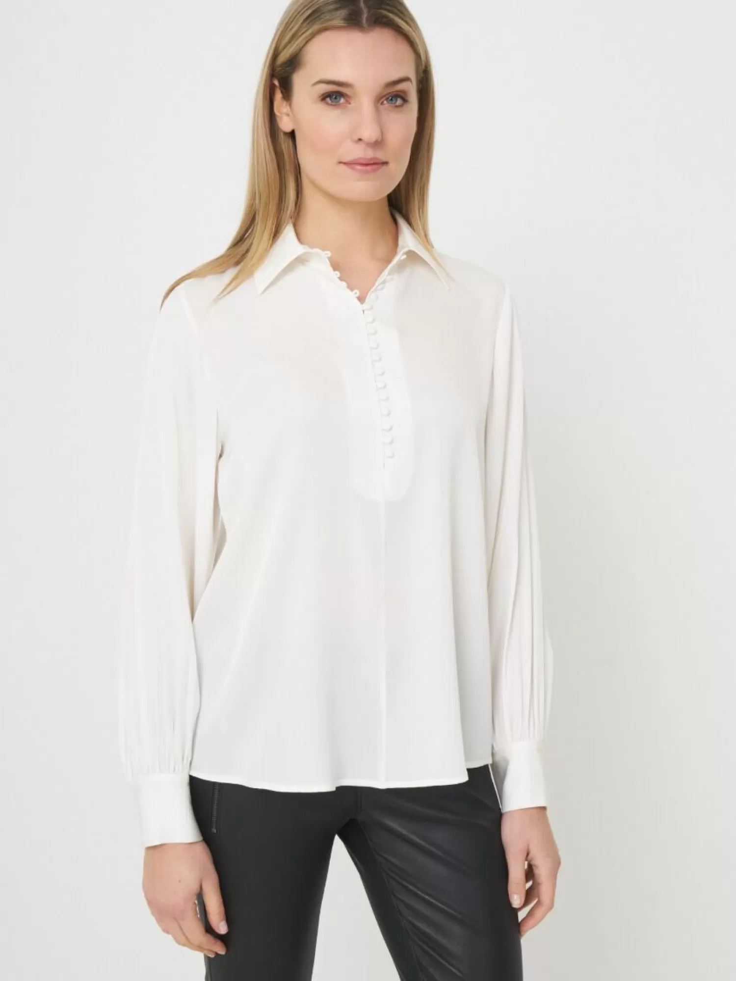 REPEAT cashmere Blouses*Zijden overhemd met knoopsluiting met gestoffeerde knopen Cream